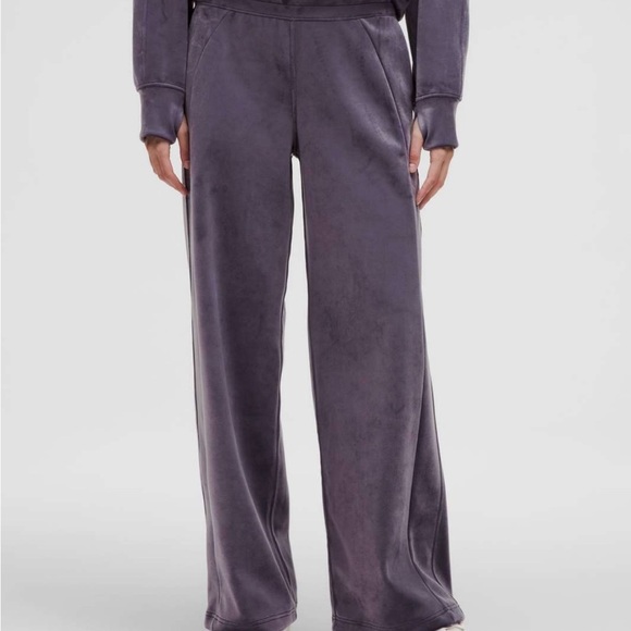 Lululemon Scuba Mid-Rise Wide-Leg Pant Velvet - Picture 1 of 4